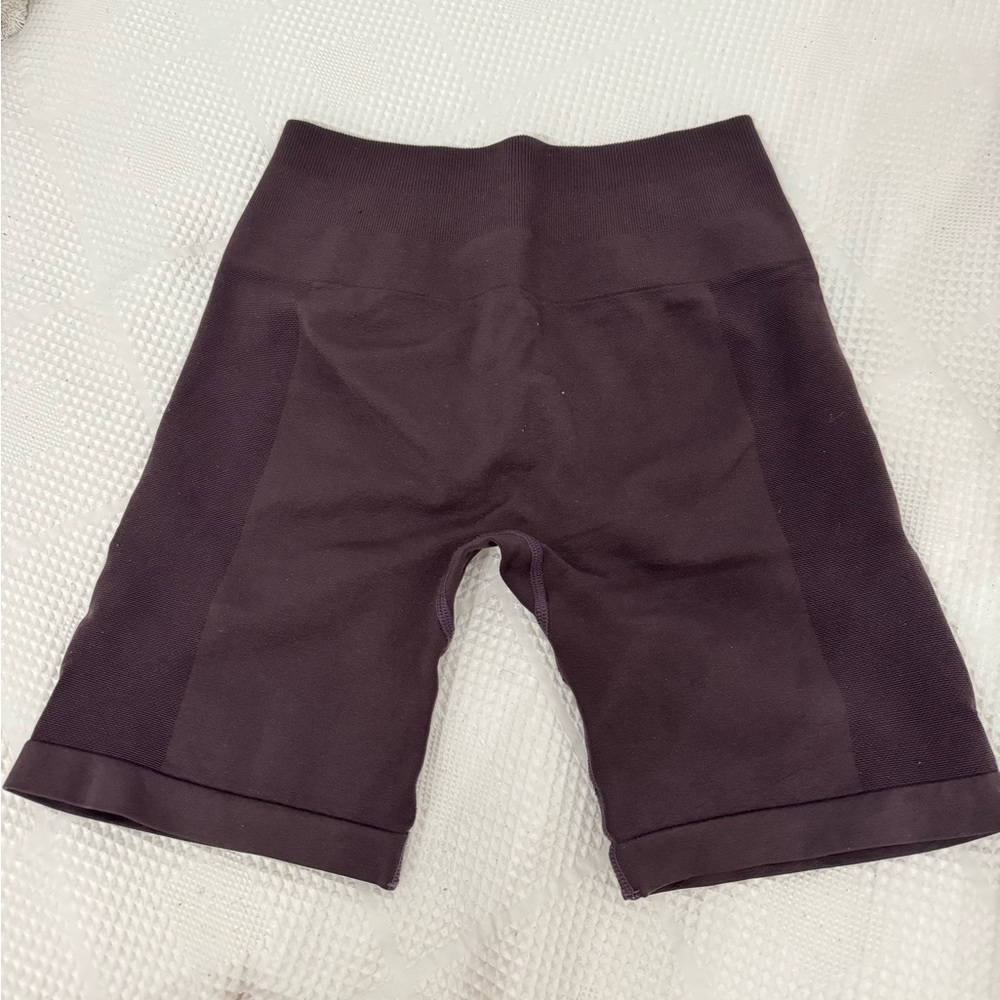 Aurola gym shorts